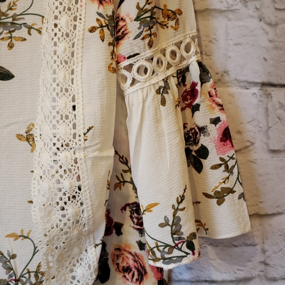 NWT Cream w/ Lace Kimono USA size 6 Floral - Picture 2 of 5